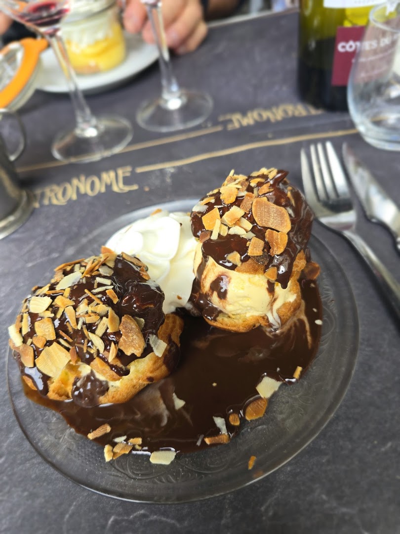 Le Biscornu — une assiette